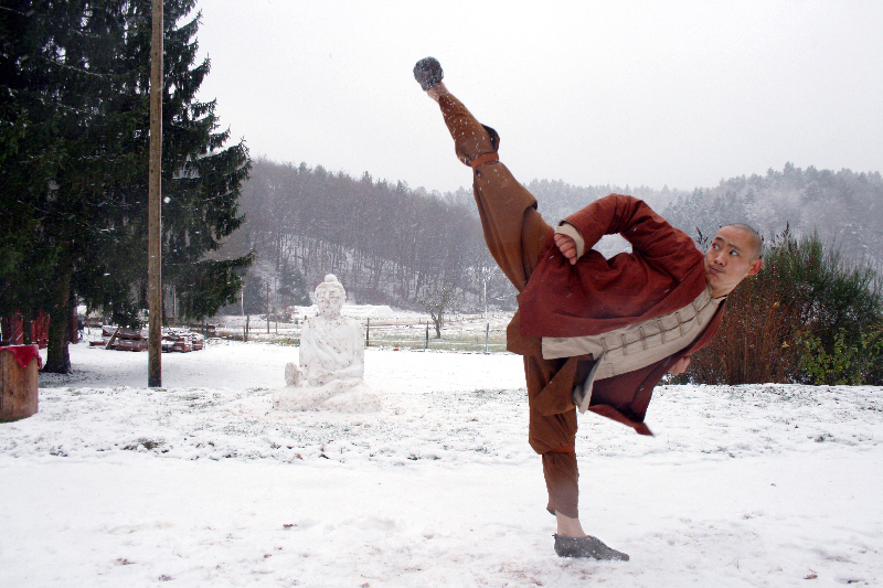 Carlos Dunick und sein Meister vom Shaolin Tempel Europa